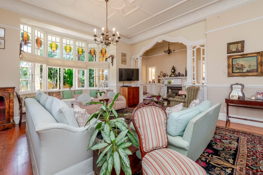 6 Bedroom Property for Sale in Fresnaye Western Cape